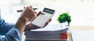 Calculer la régularisation des cotisations sociales Urssaf