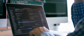 D’Auto-entreprise à société, les étapes à suivre pour un développeur informatique