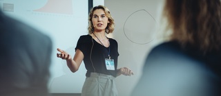 Devenir coach développement personnel : définition, qualités, activités